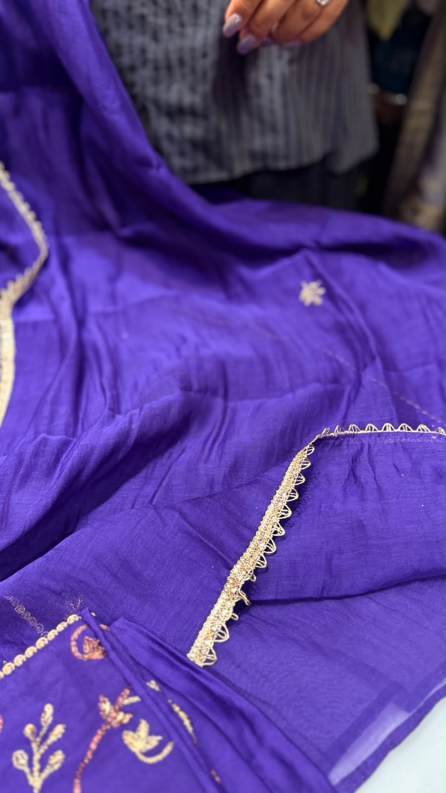 The Art of Opulence – Super Luxury Mul Chanderi Suit Set ⭐