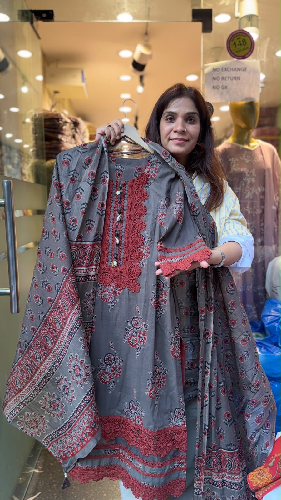 Bazaar  “de Lahore” -  The Karachi Atelier
