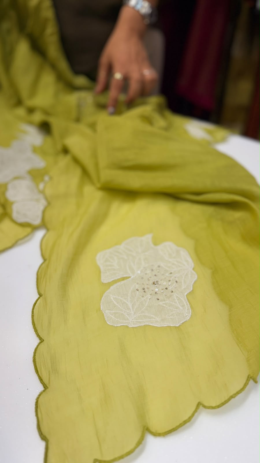 Petals, Perfectly Placed – Mul Chanderi Suit Set ⭐
