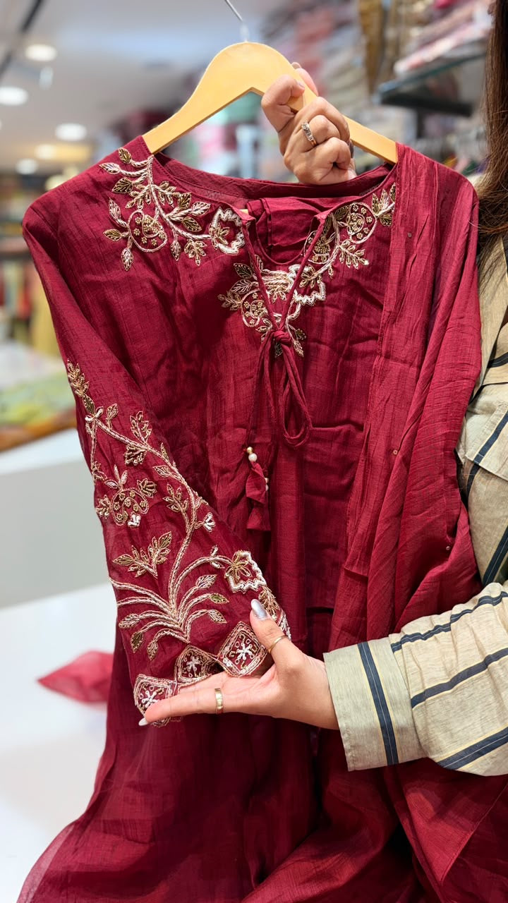 Goldwork in Motion – Mul Chanderi Suit Set