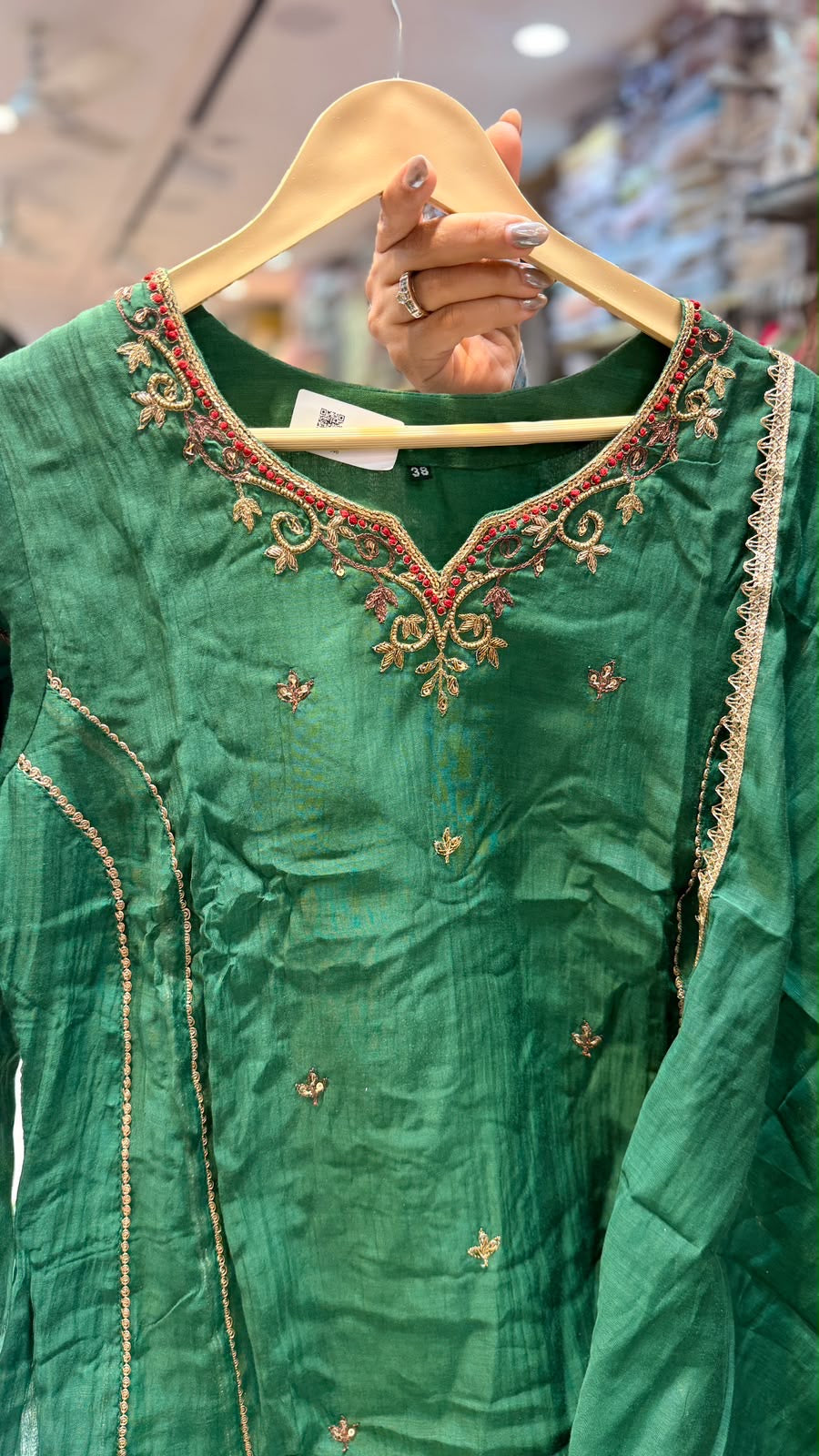 The Art of Opulence – Super Luxury Mul Chanderi Suit Set ⭐