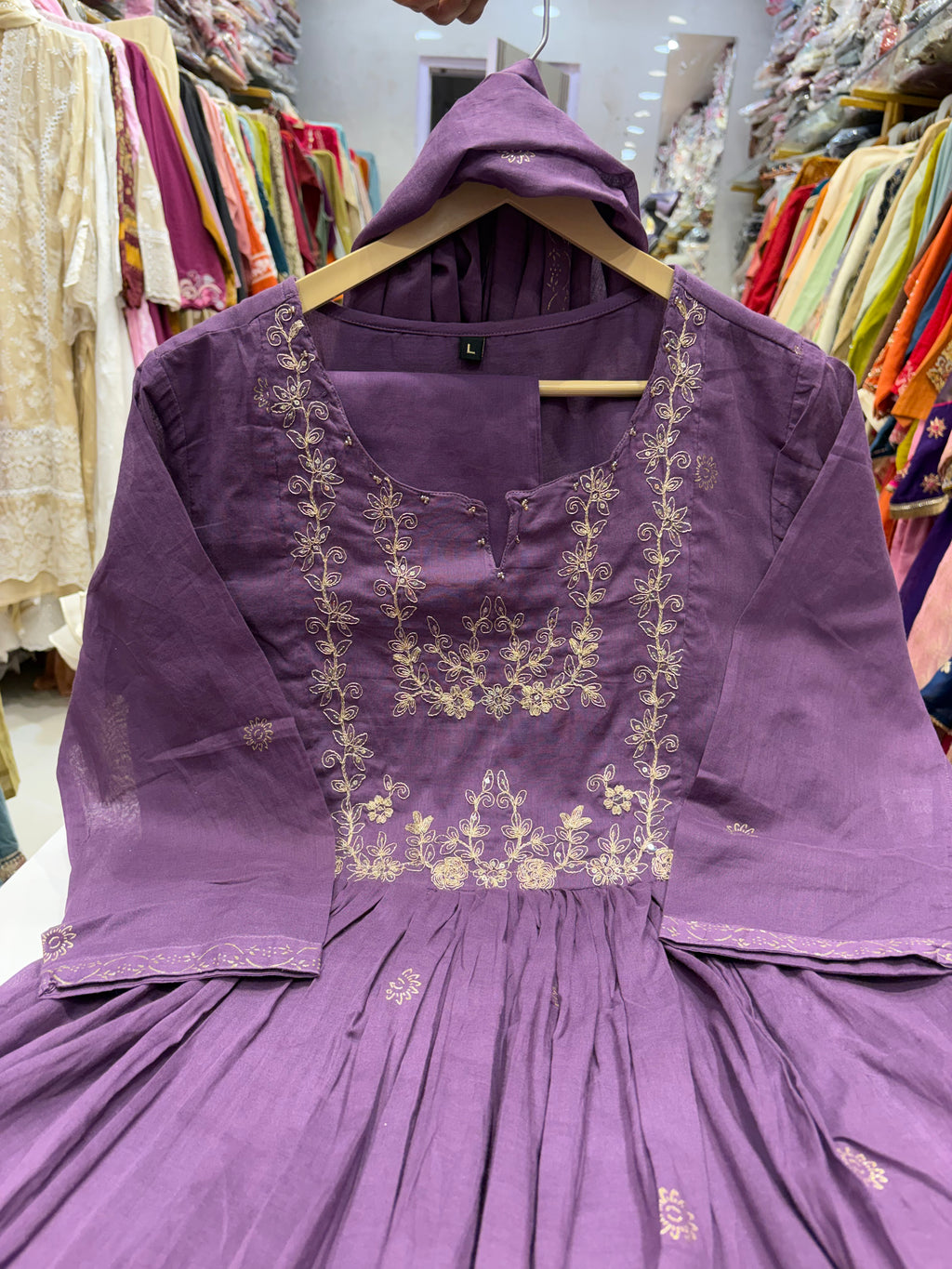 Title: Plum in Full Bloom – Anarkali Suit Set