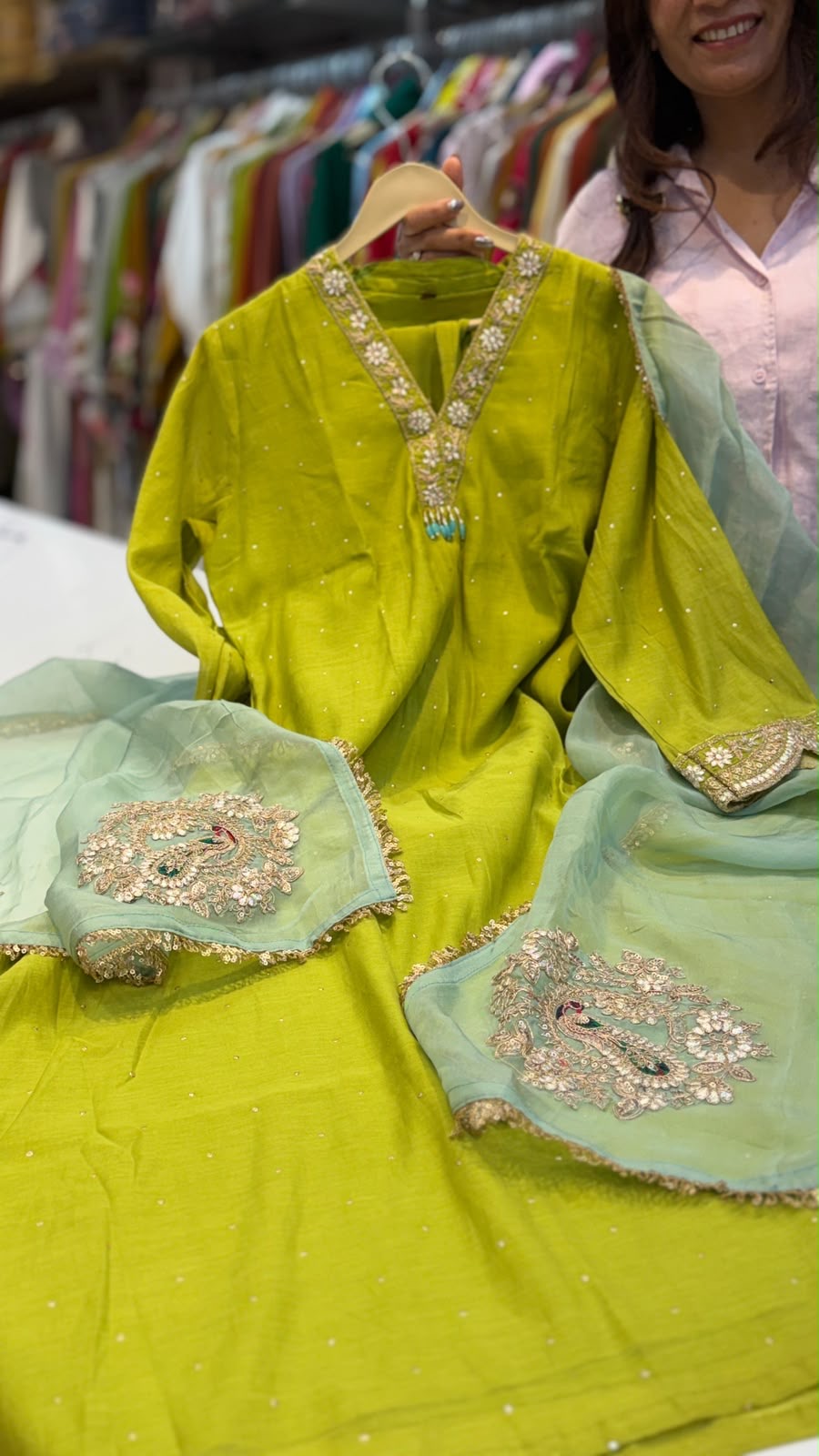 The Peacock Counterpoint – Mul Chanderi Suit Set