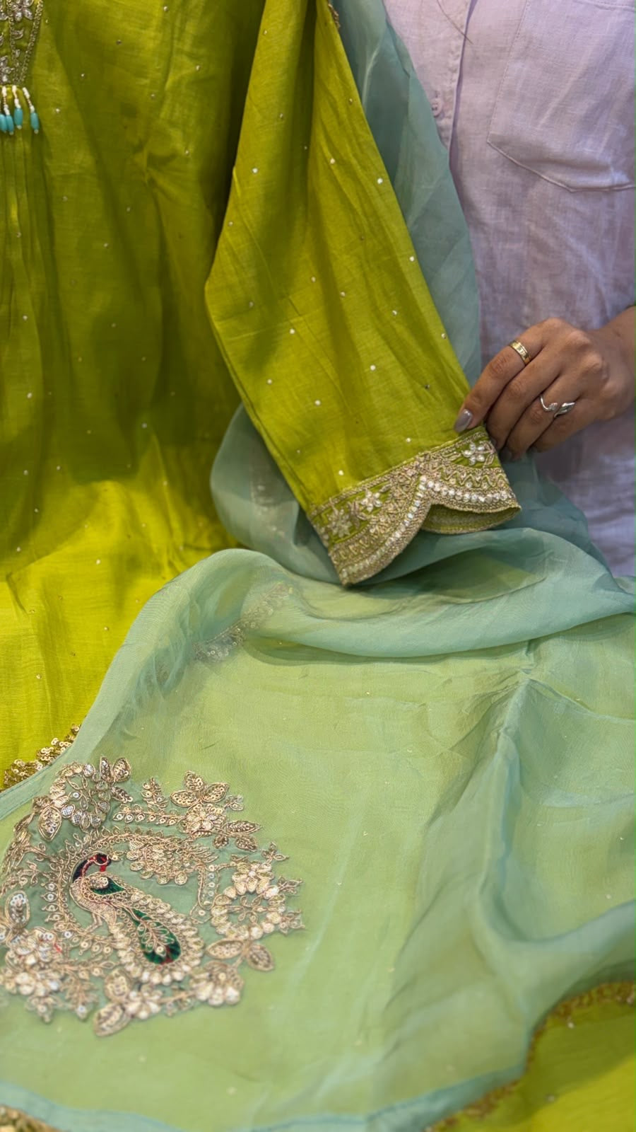 The Peacock Counterpoint – Mul Chanderi Suit Set