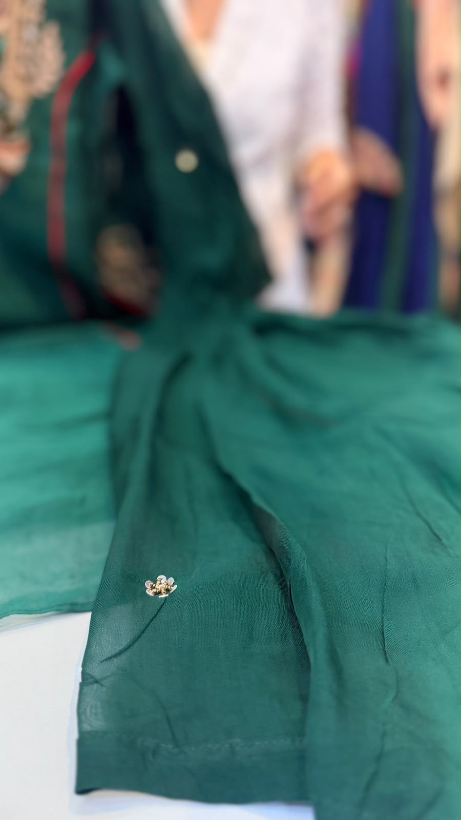 The Jewel Motif – Mul Chanderi Luxe