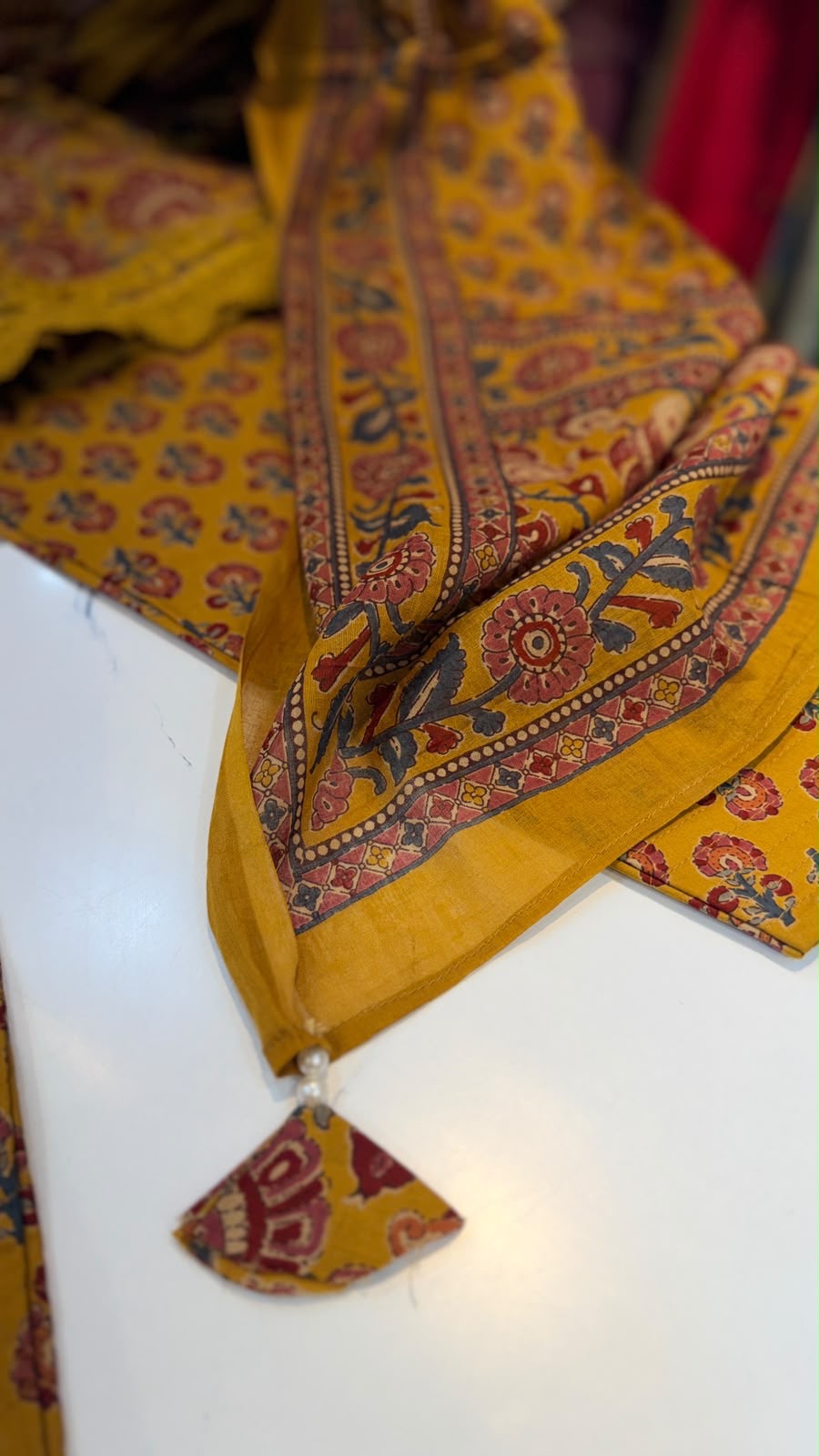 Framed in Lace – Karachi Tales in Faarsi Salwar