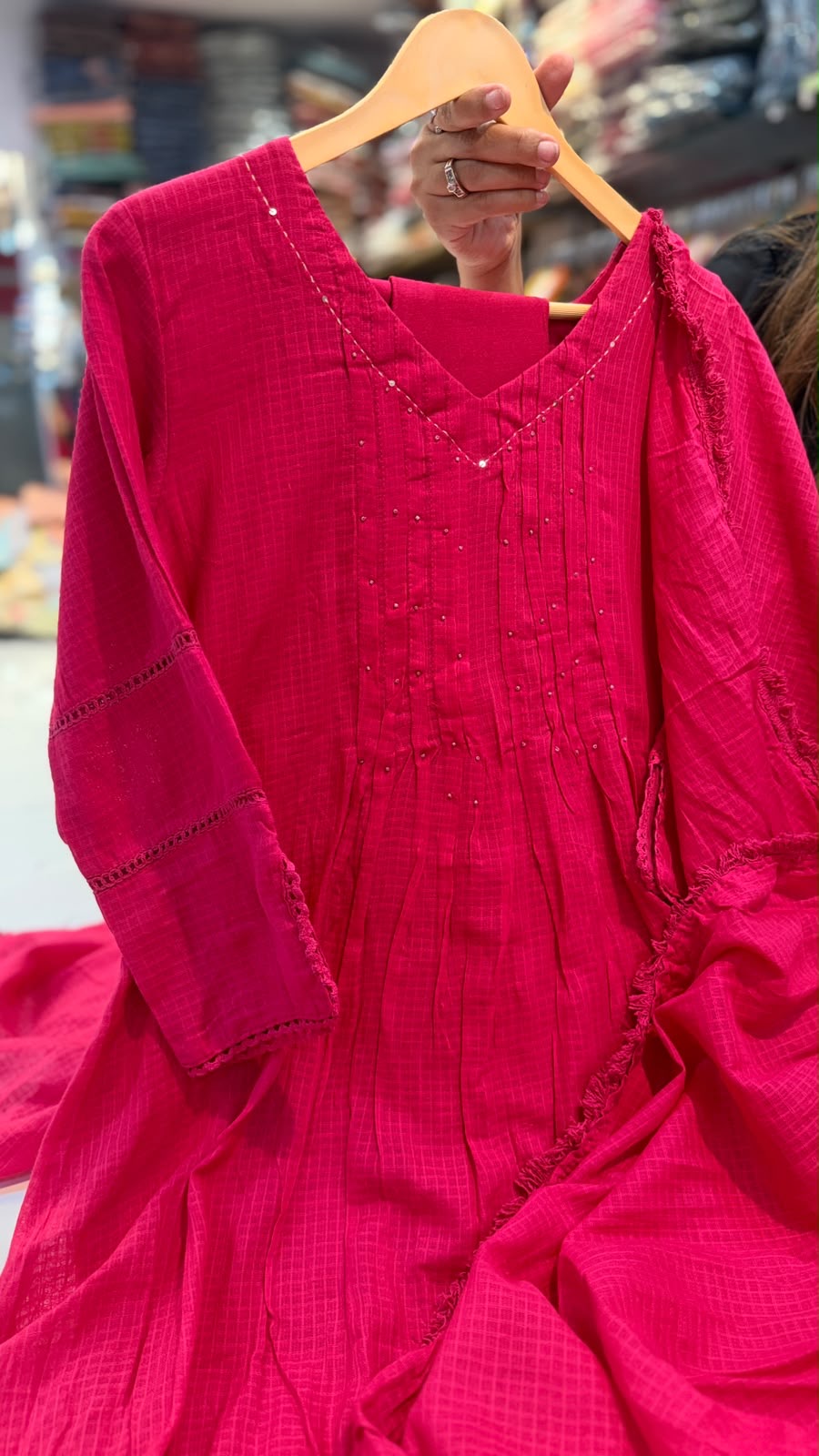 The Art of Understated Charm – Kota Doria Suit Set ✨
