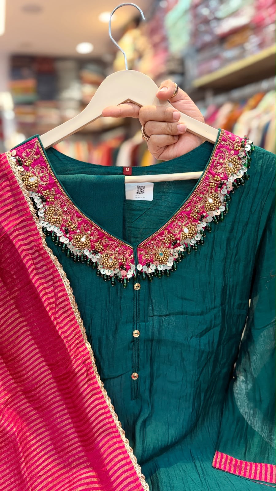 A Beautiful Clash of Colours – Festive Suit Set ✨