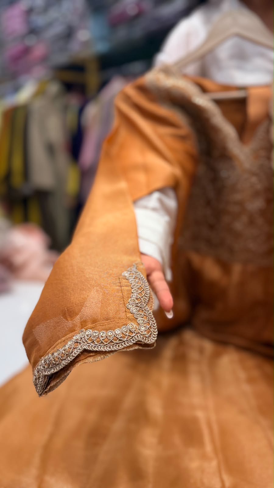 Sunehri Veil Shimmer Suit Set ~ Luxe