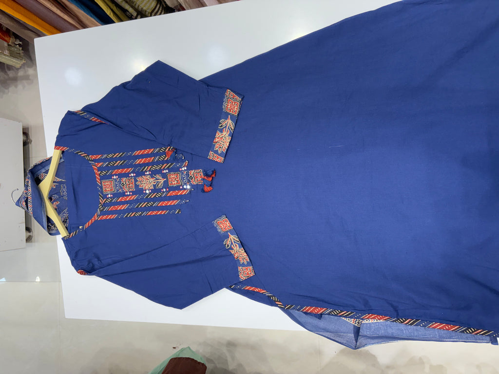 Indigo in Contrast – Printed Suit Set
