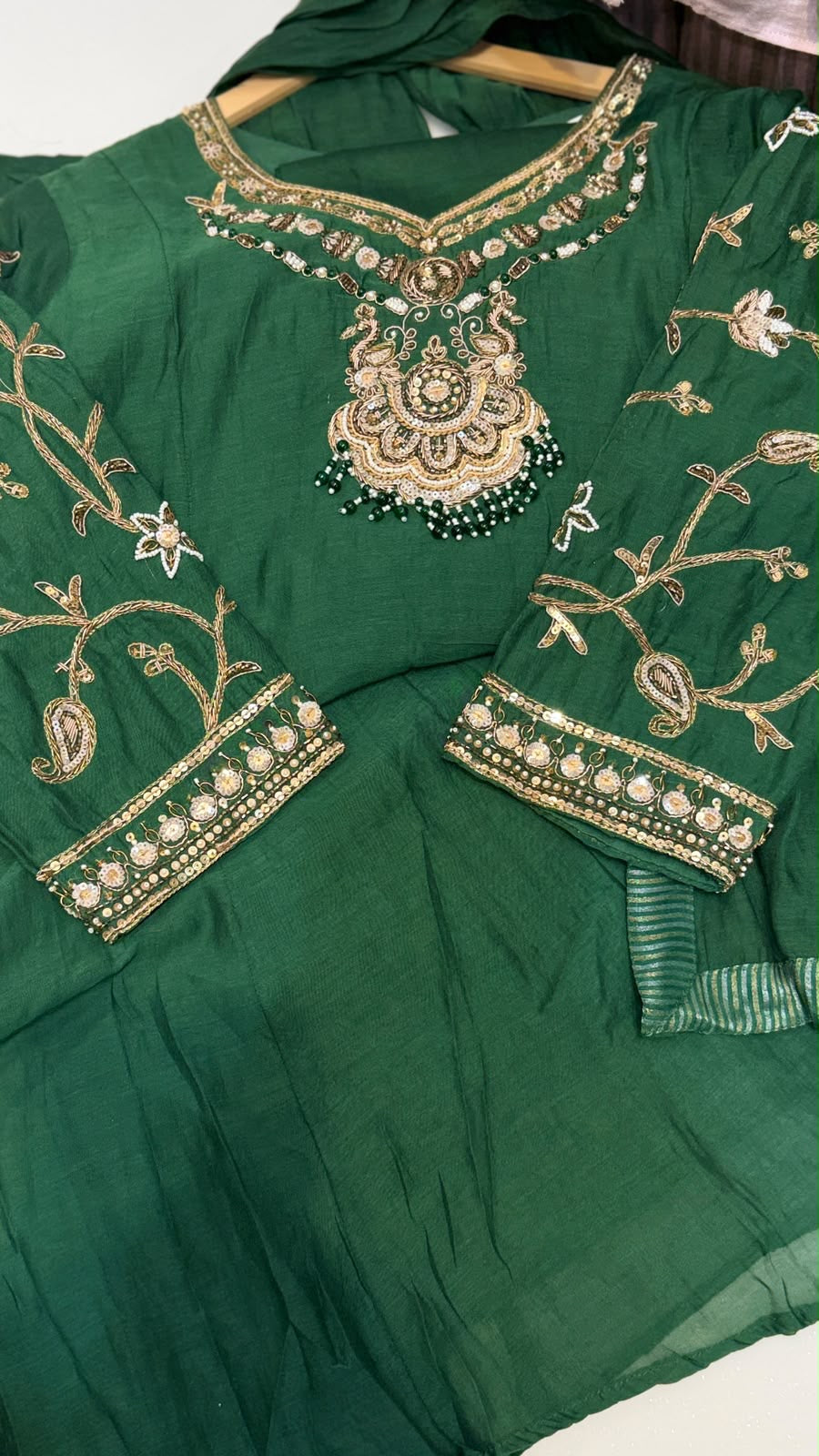 The Palace Detail – Mul Chanderi Suit Set