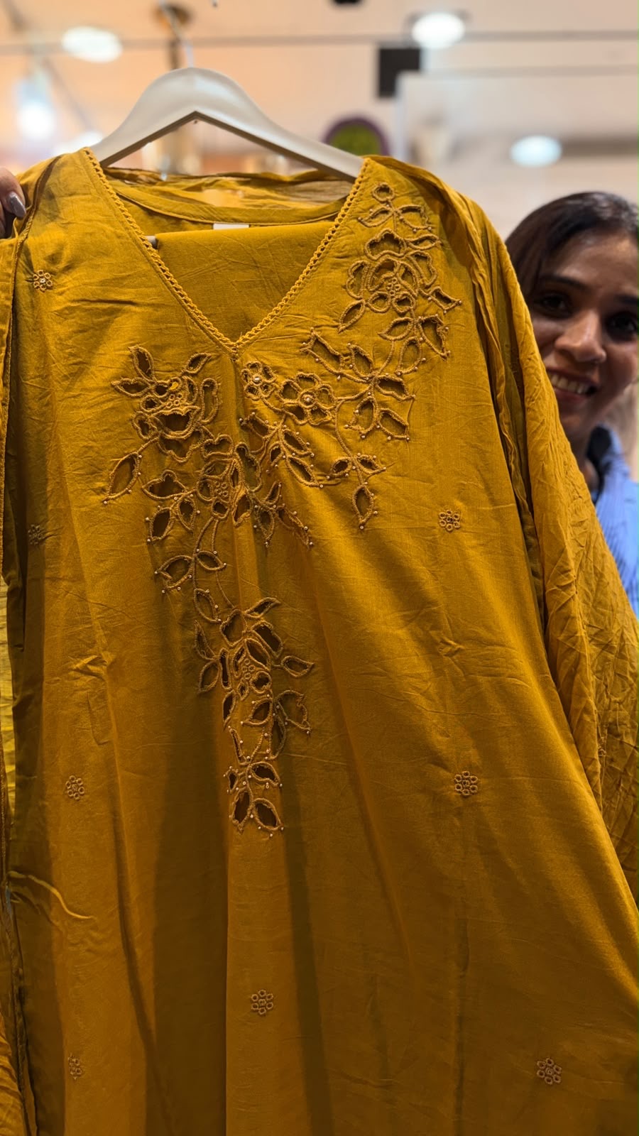Florals, Cut to Detail – Luxury in each shade