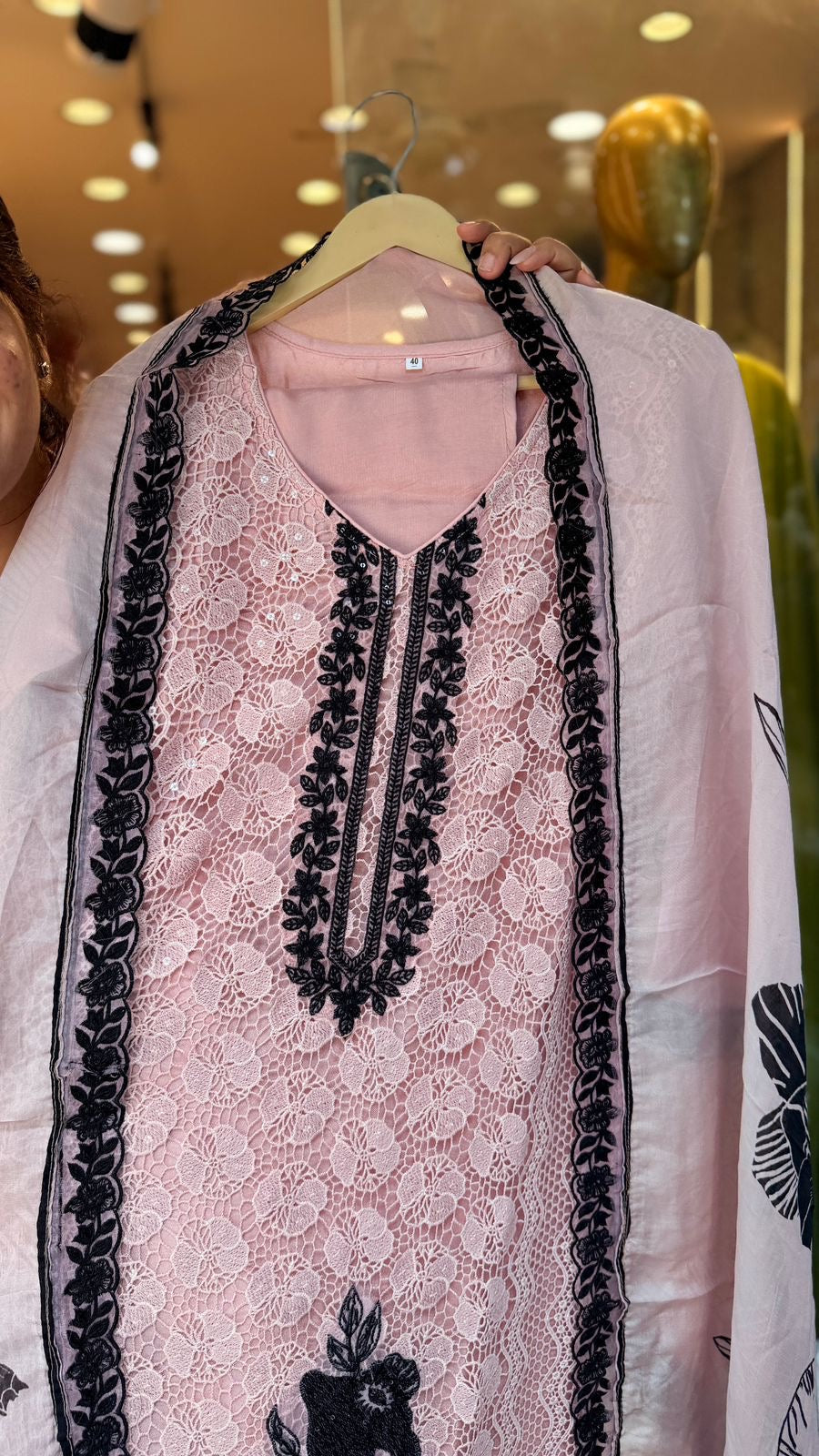 Nazaakat Noir ~ Karachi Luxe