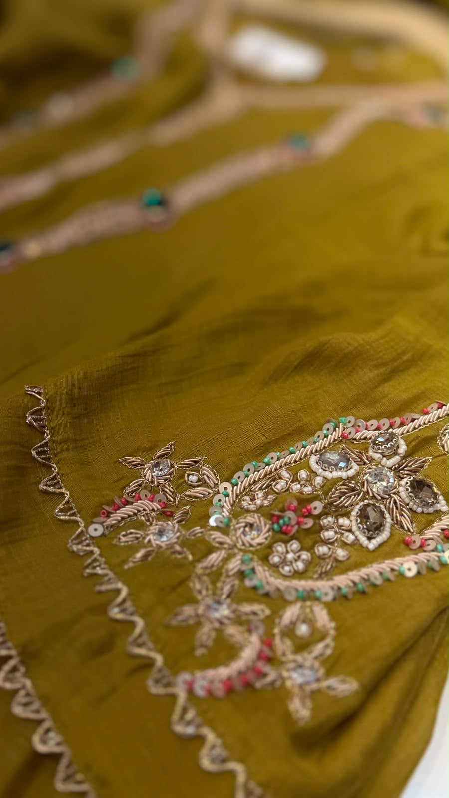 The Jewel Lineage – Luxe Mul Chanderi Suit Set