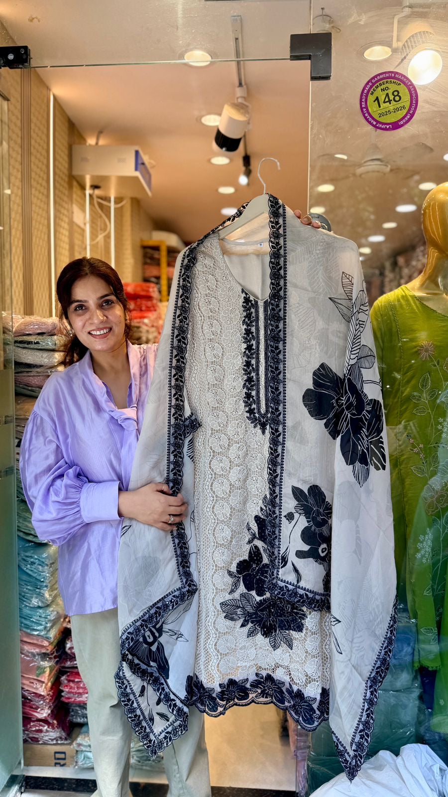 Nazaakat Noir ~ Karachi Luxe