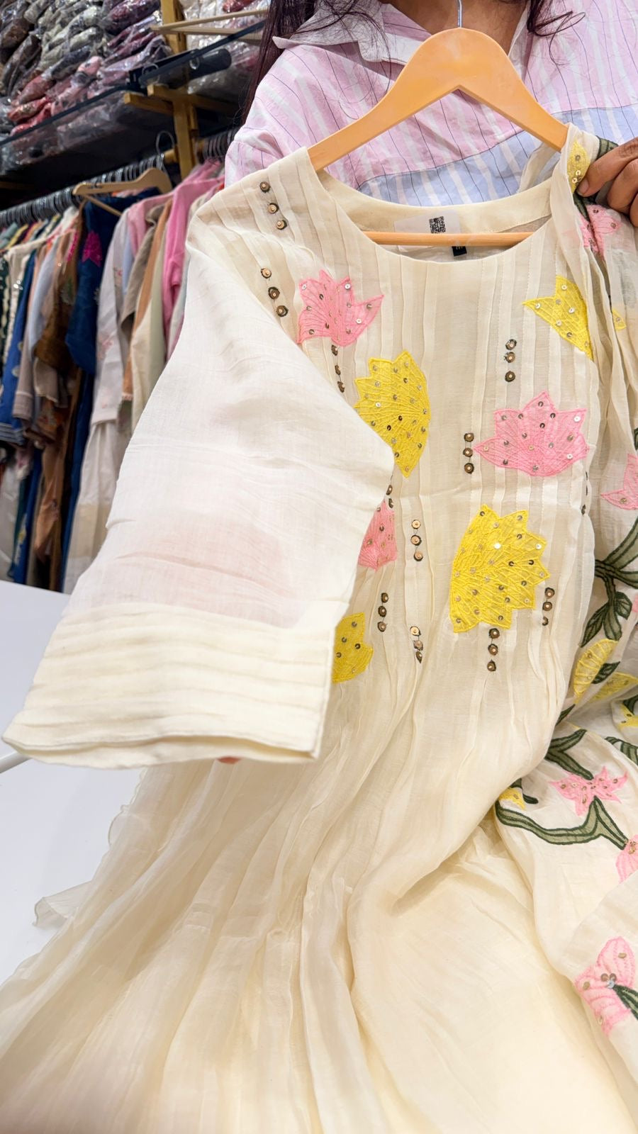 Petal Gleam Ivory Mul Chanderi