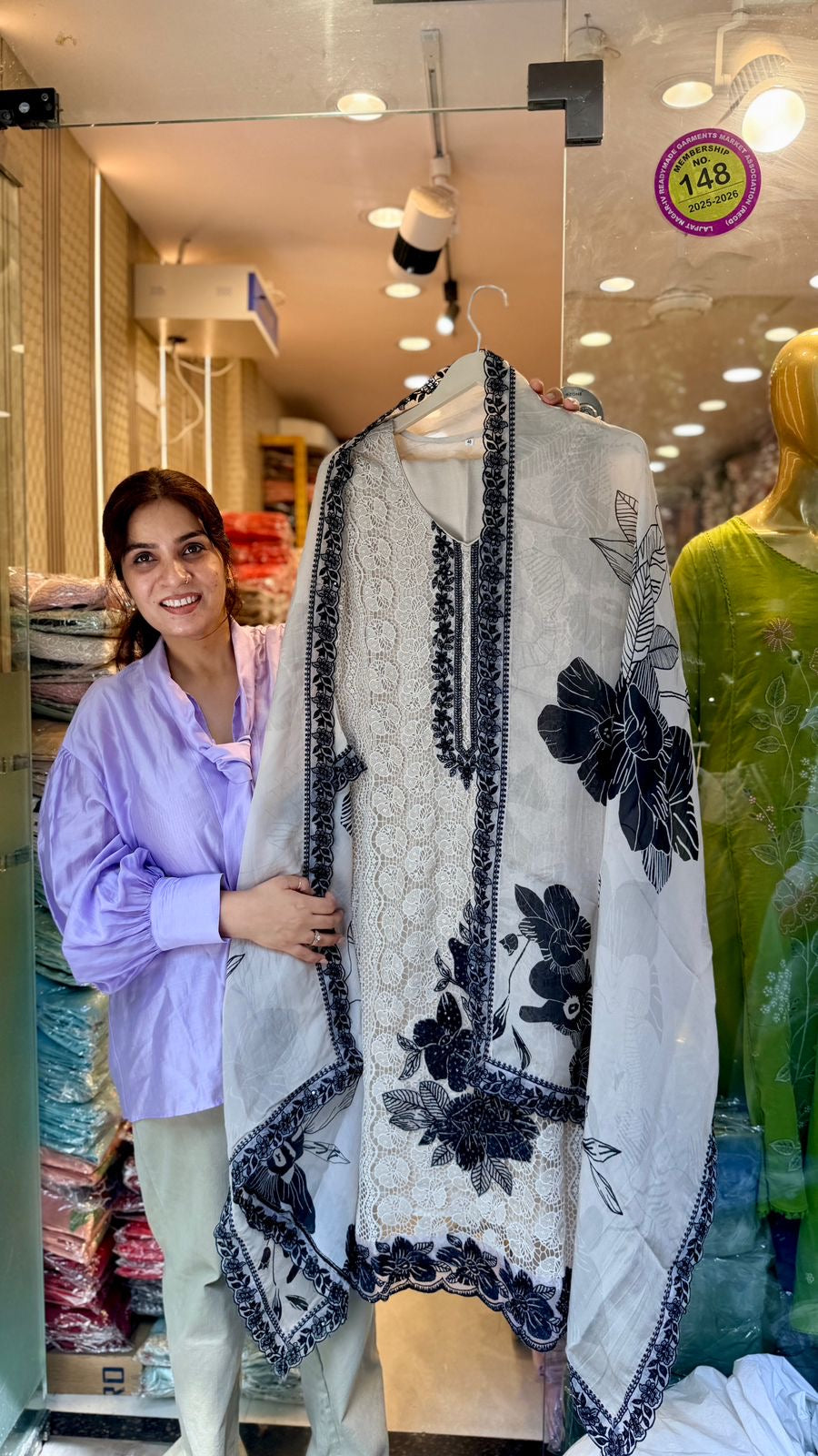 Nazaakat Noir ~ Karachi Luxe
