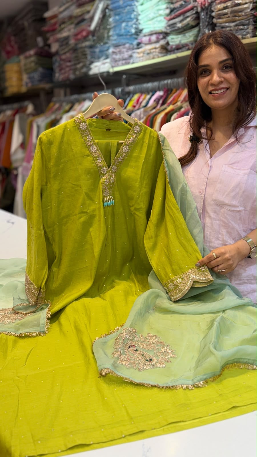 The Peacock Counterpoint – Mul Chanderi Suit Set