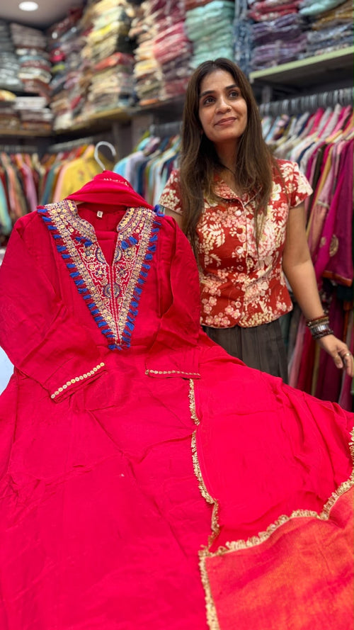 The Colour Contrast Affair – Embroidered Festive Suit Set