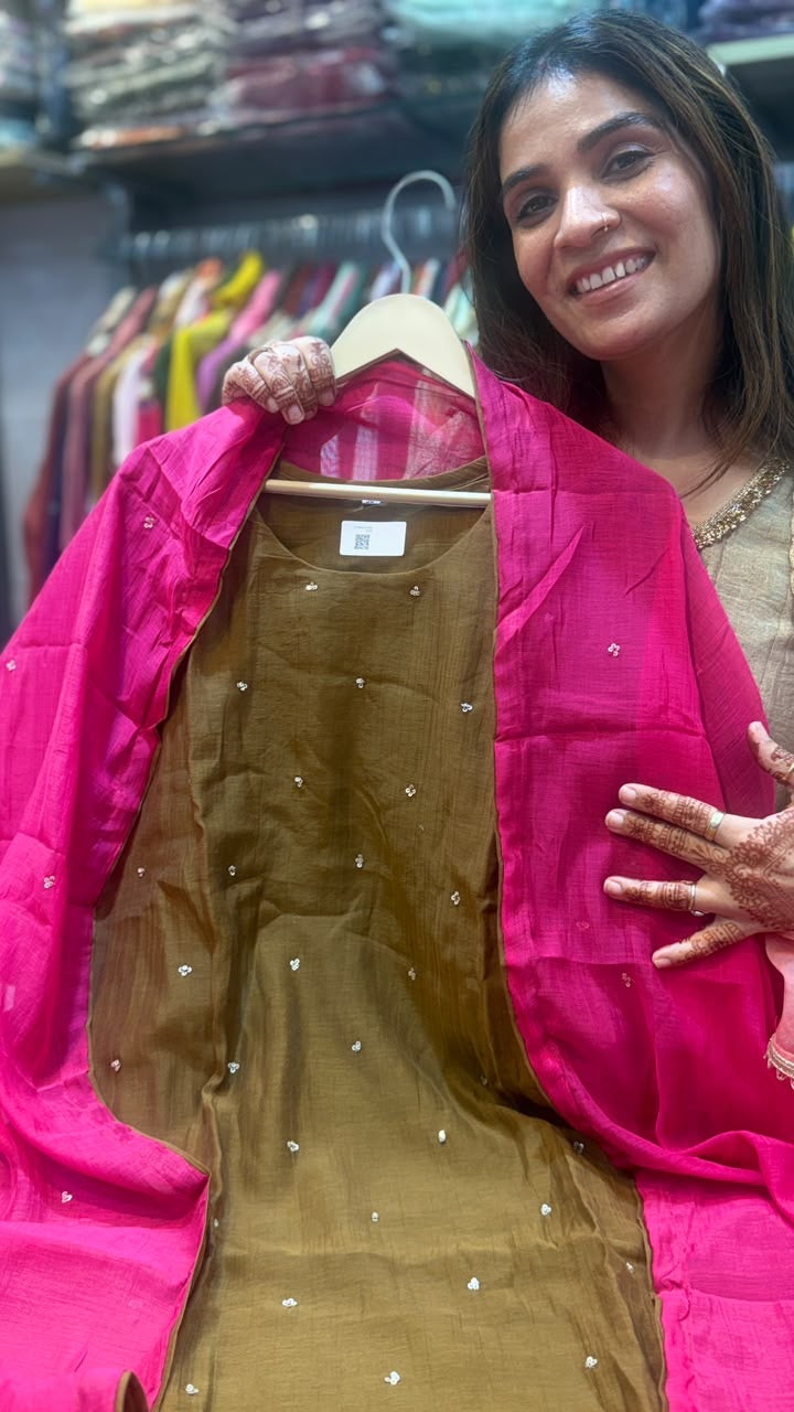 The Art of Unexpected Hues – Mul Chanderi Suit Set