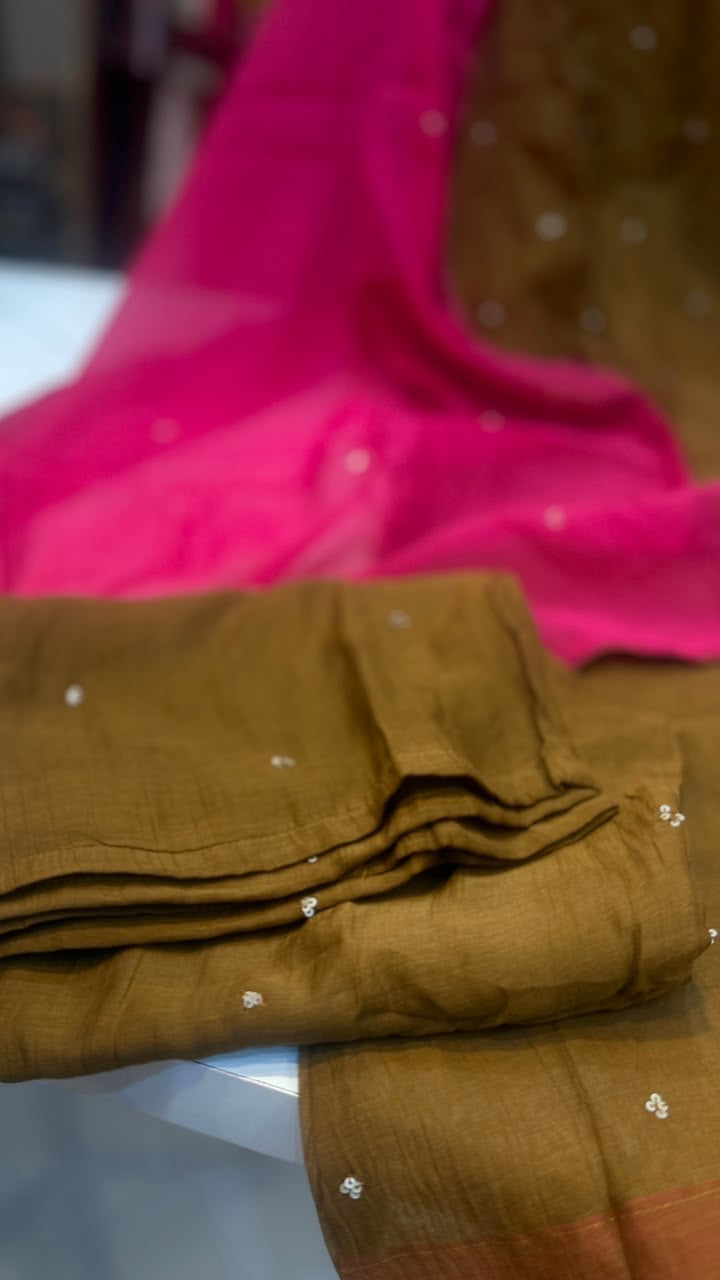 The Art of Unexpected Hues – Mul Chanderi Suit Set