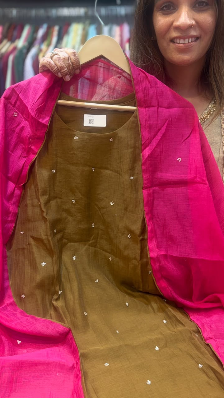 The Art of Unexpected Hues – Mul Chanderi Suit Set