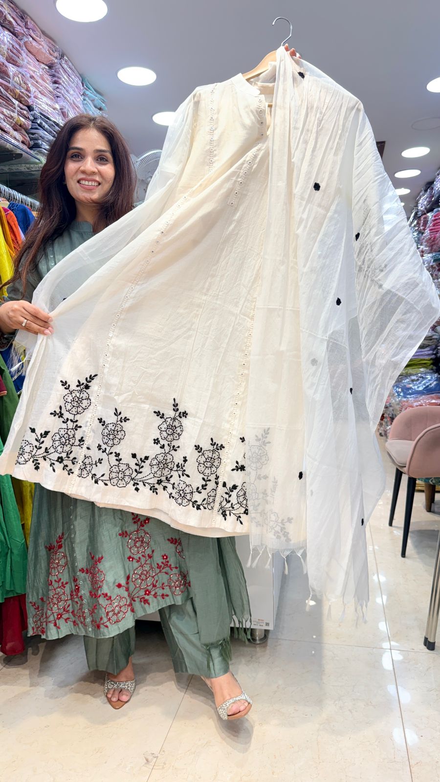 Ivory Mul Chanderi Embroidered Suit Set