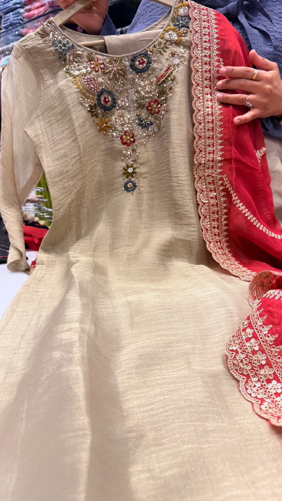 Gold Galesiar Glass Tissue