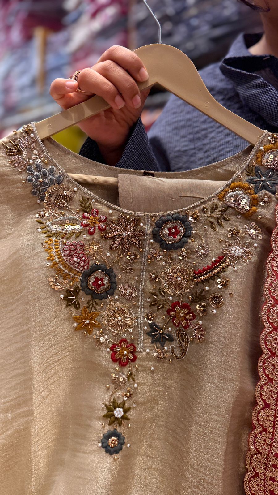 Gold Galesiar Glass Tissue