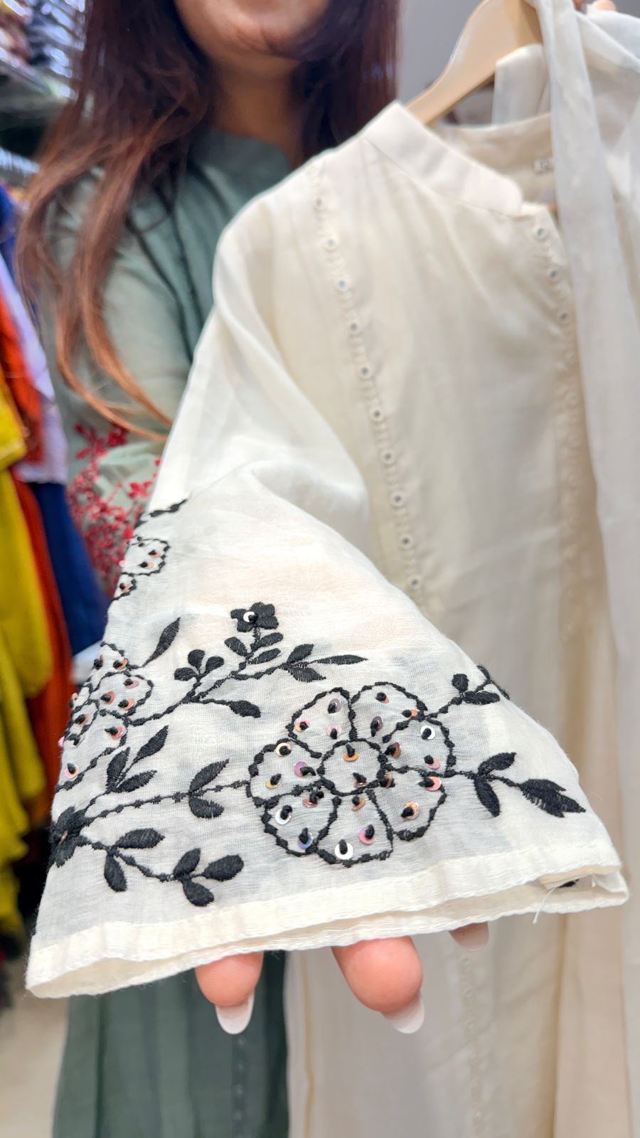 Ivory Mul Chanderi Embroidered Suit Set